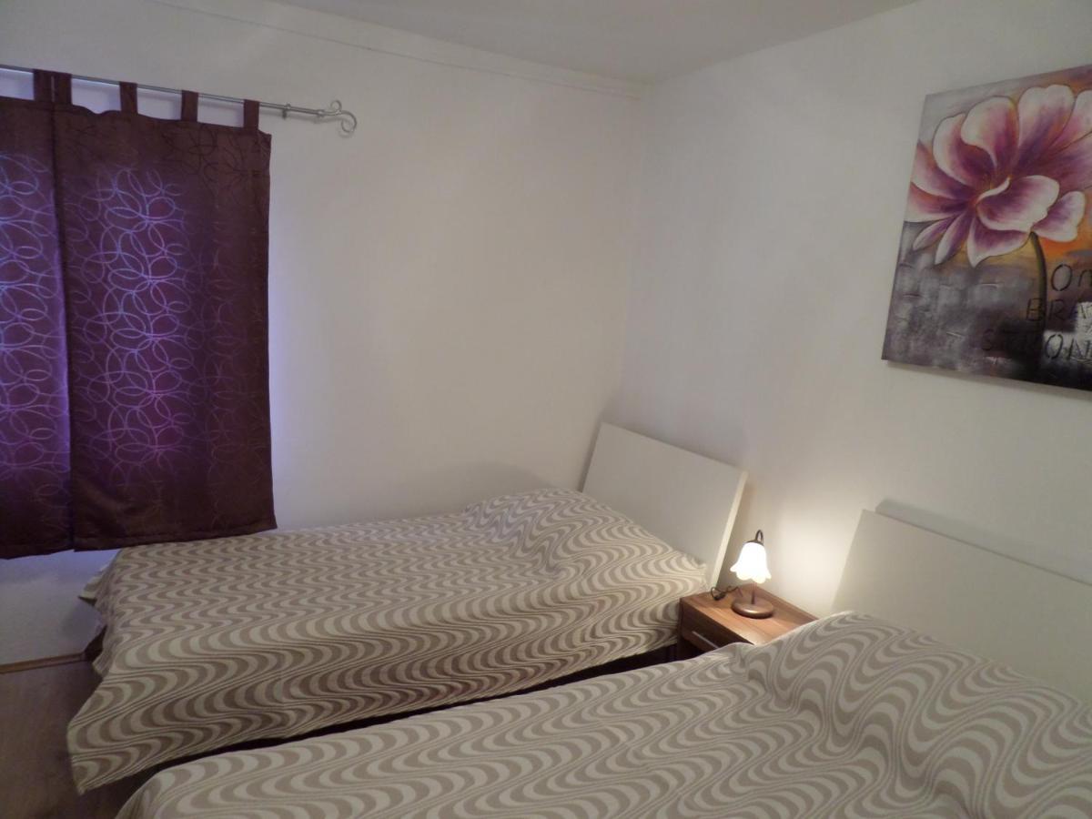 Apartmani Mirko Ljubac Ražanac Extérieur photo