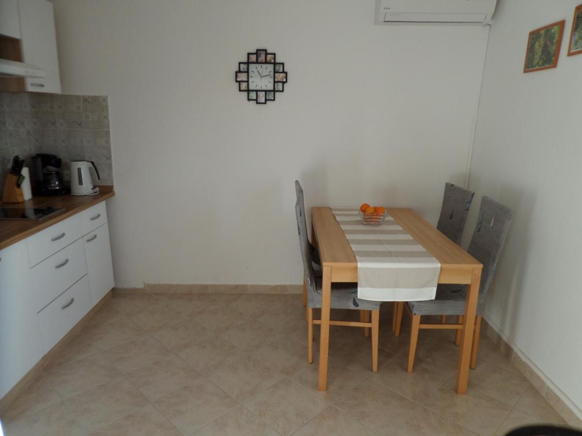 Apartmani Mirko Ljubac Ražanac Extérieur photo