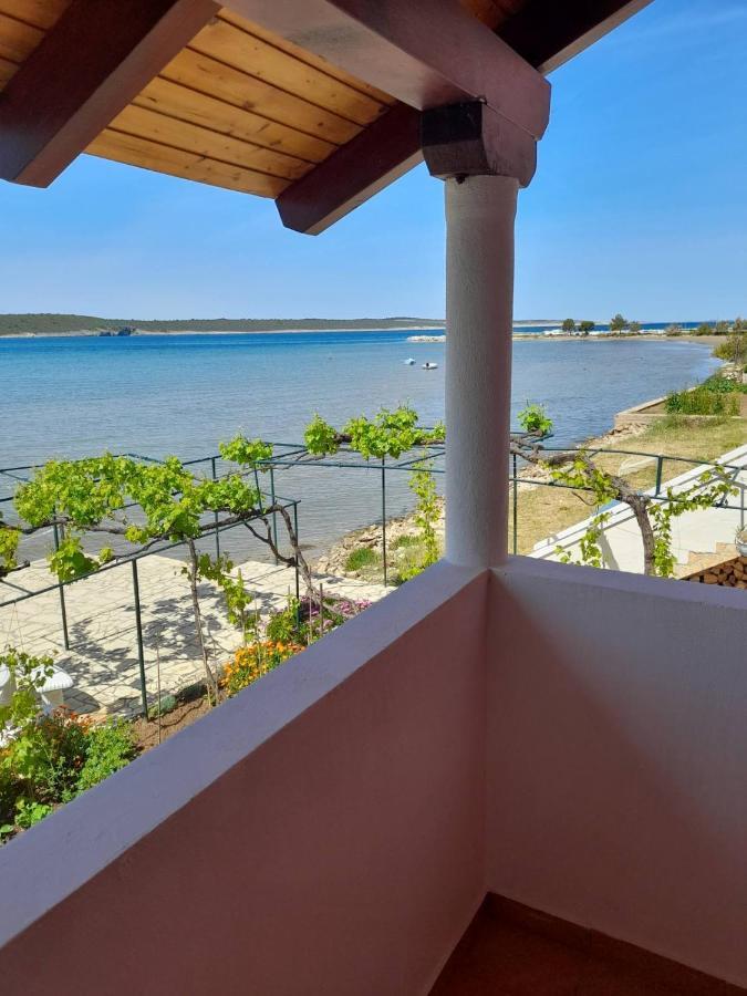 Apartmani Mirko Ljubac Ražanac Extérieur photo